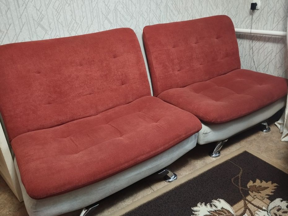 Продам диван и два двухместных кресла