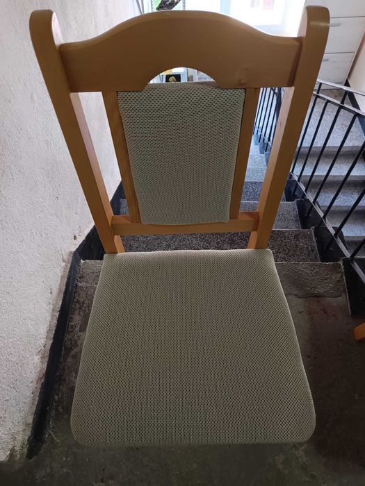 Трапезни столове