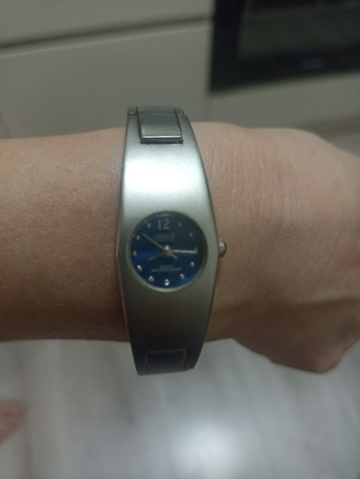 Часы кварцевые б/у