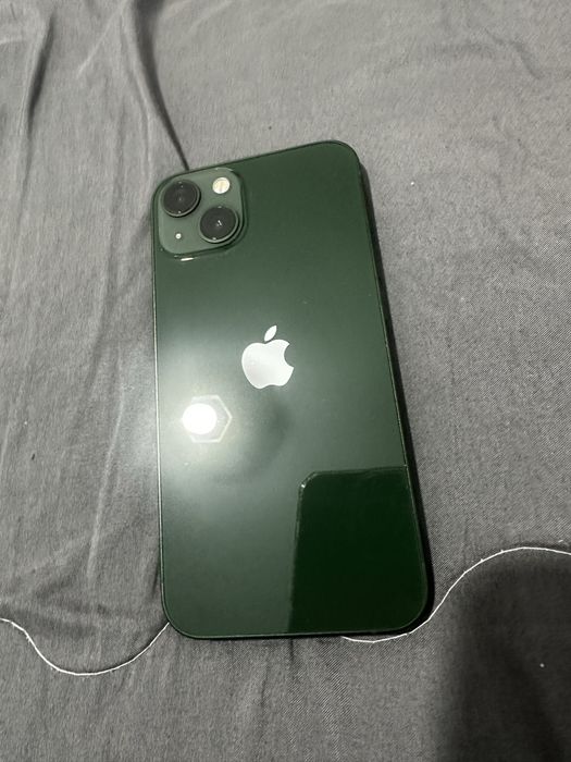 Айфон 13 почти новый