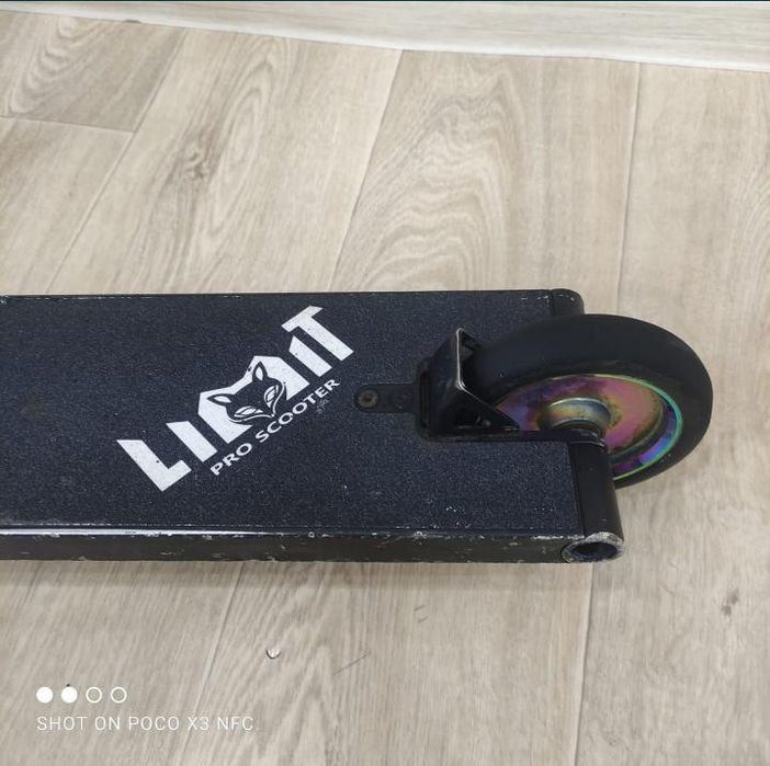 продам самокат (очень срочно)