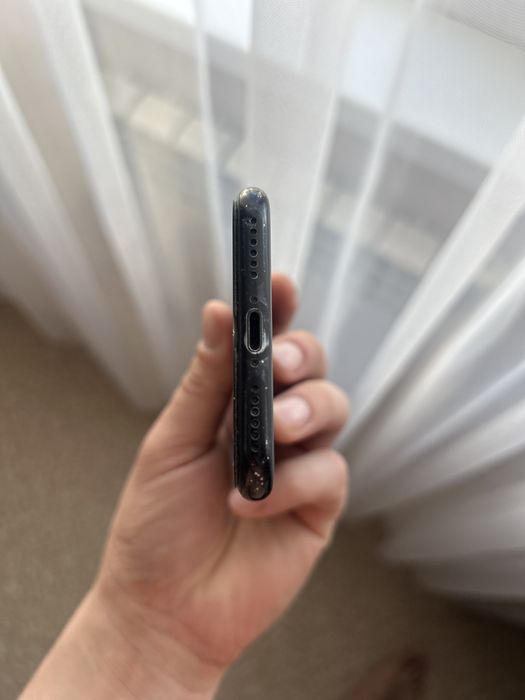 Aйфон SE 2020 64 гб