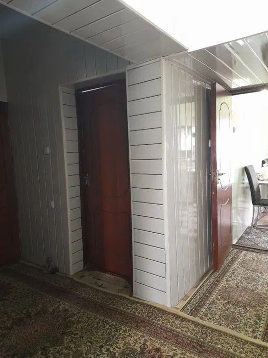 Срочно! Квартира на Дружба народов -Райхон 3/9/9 общ пл 73м,разделка