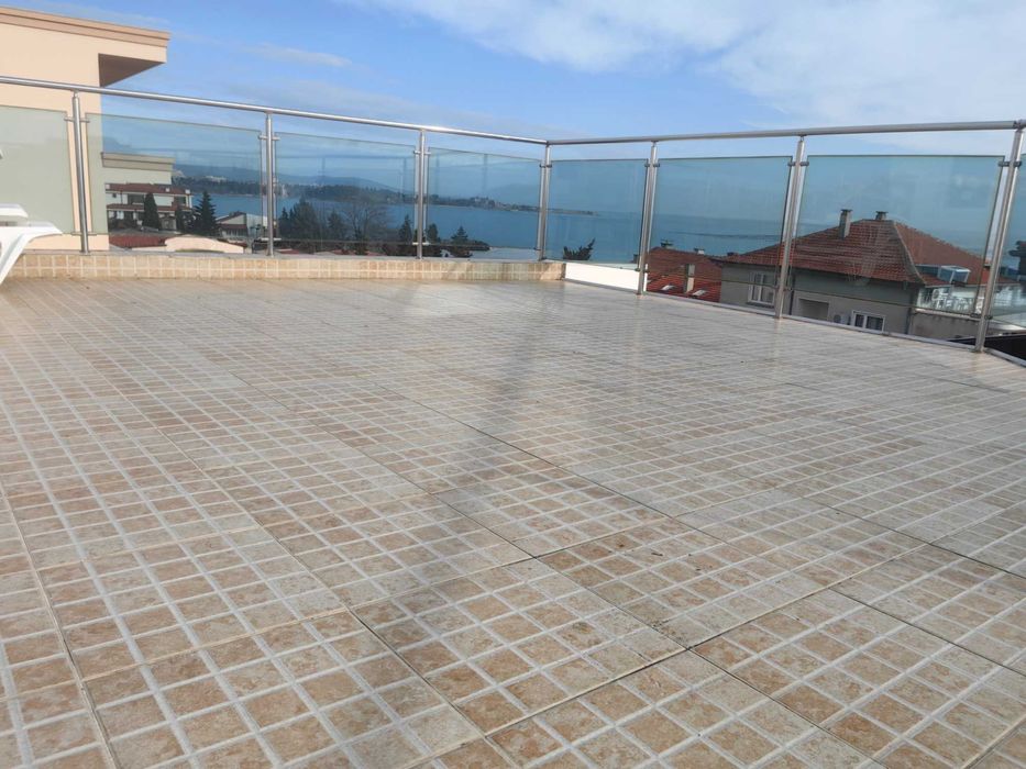 двустаенв Равда до морето