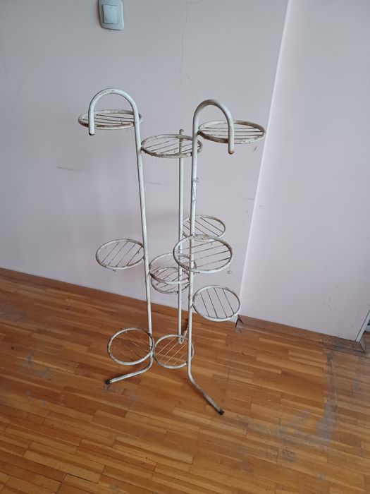 Цветарник за 10 саксии