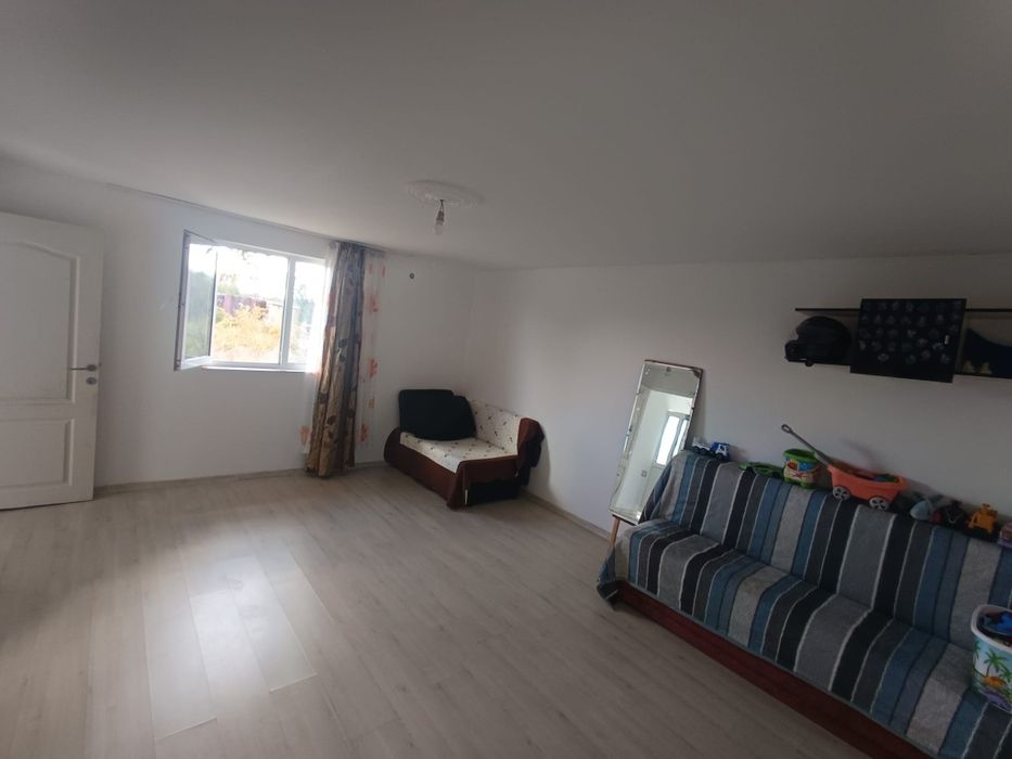 Vând casa în Cobadin