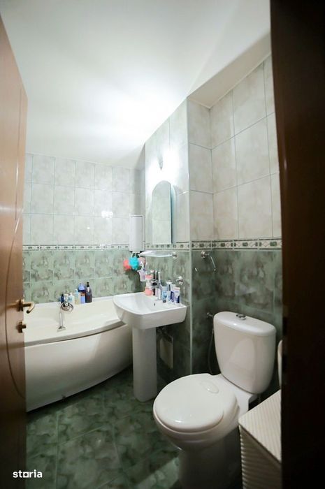Scriitorilor, 2 camere decomandate, mobilat,  137000Euro