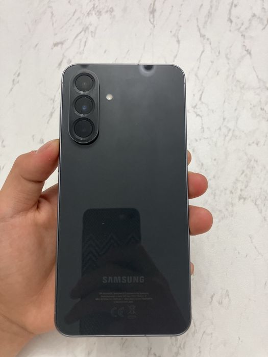 Samsung A56 5G 8/256 karobka dokument bor 1 oy ishlatilgan