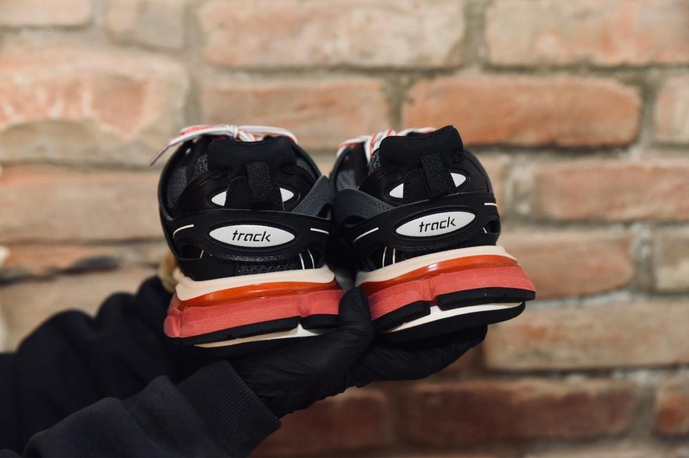Balenciaga track