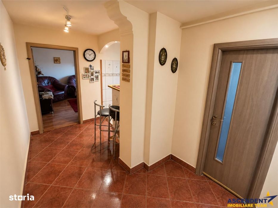 Apartament decomandat Calea Bucuresti. intrare pe Carpatilor,  Brasov