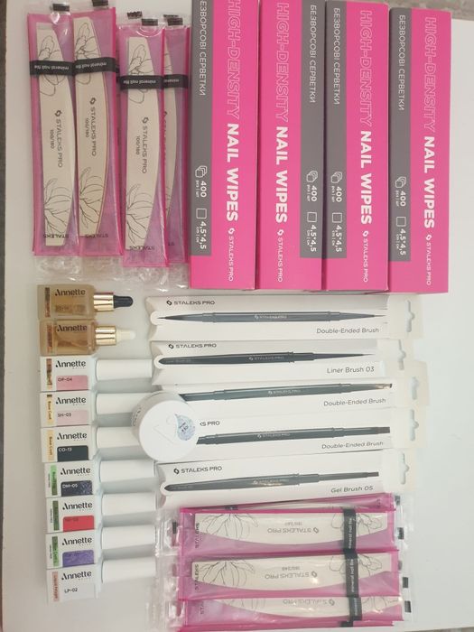 Vand set produse NOI  pt unghii Staleks la jumate de pret