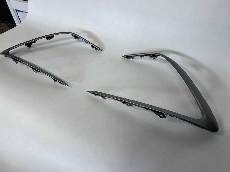 Молдинг бампера Camry 75 новый оригинал