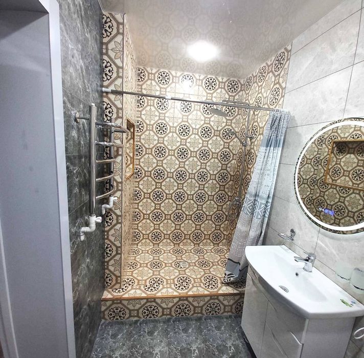 В Шайхонтохурском районе, рядом со станцией метро «Гафура Гуляма»,