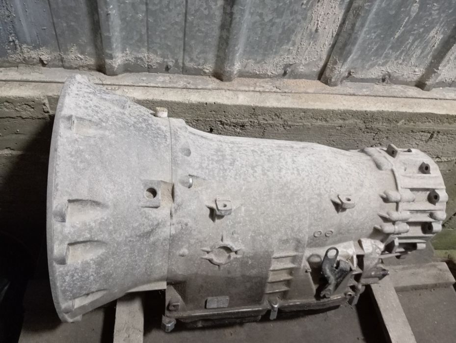 Коробка Эмелка 2002г. 320.