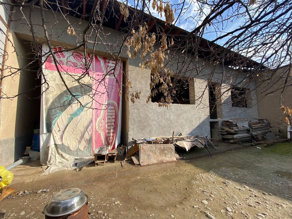 Xonobodda 15 sotixli hovli sotiladi