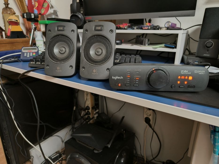 Sistem Logitech Z906