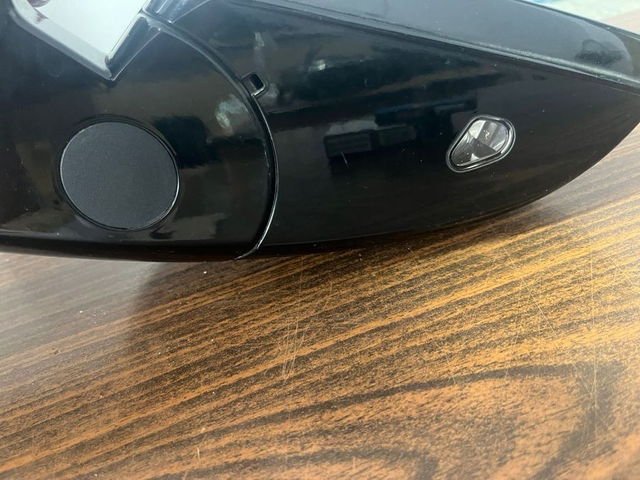 Vând oglinda dreapta e class w212