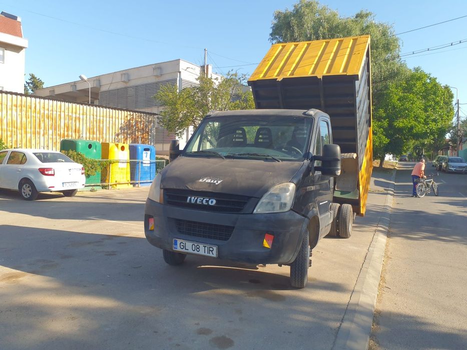 Bena basculabila iveco