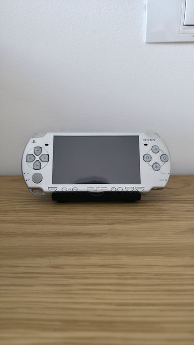 Sony PSP 2000, Modat, 550 jocuri, consola 9 în 1,  gata de joacă