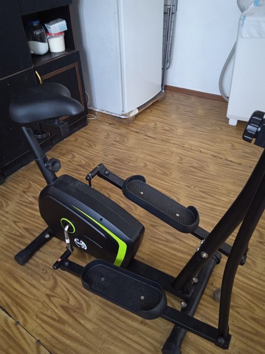 Эллиптический тренажёр.