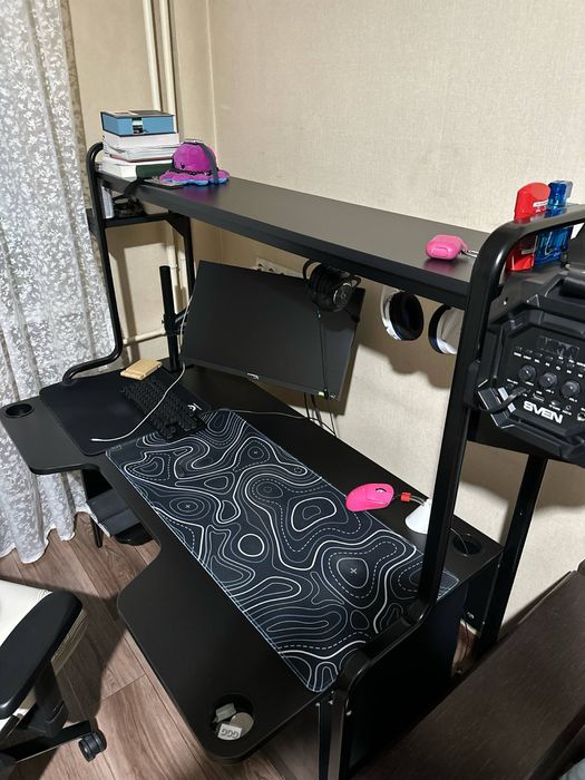 Продам стол игровой