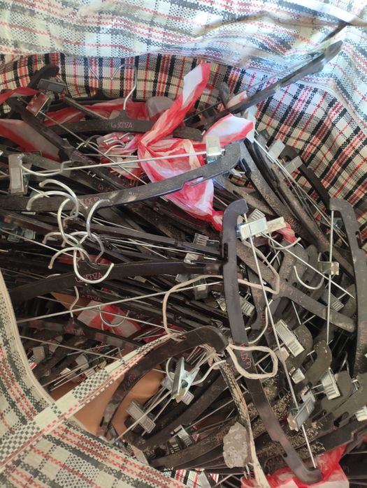 Вешалки -наплечники с креплением