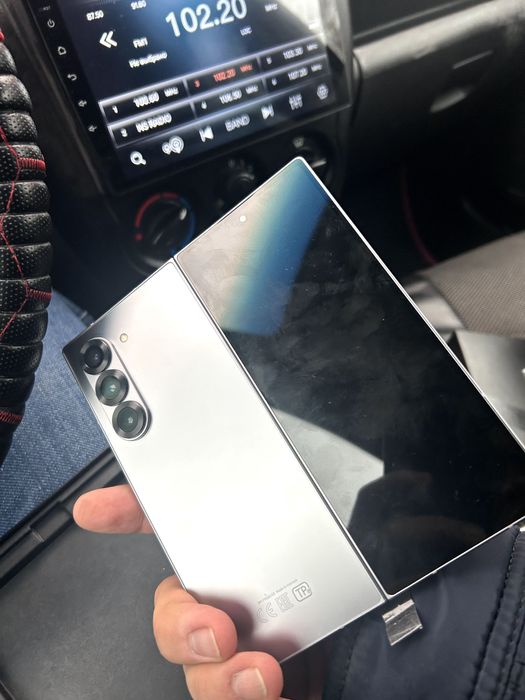 Samsung Galaxy Z Fold 6