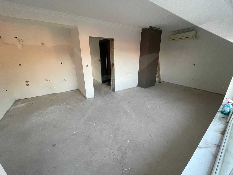 Продава се Тристаен апартамент в Айтос - 70 кв.м за 1215 €/кв.м - Снимка #2