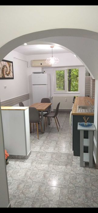 Inchiriez ap 3 camere Brâncoveanu metrou