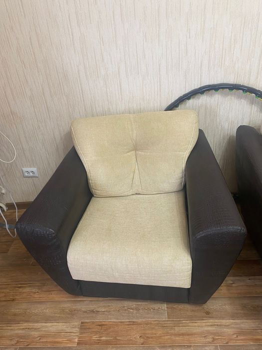 Продам диван и кресло