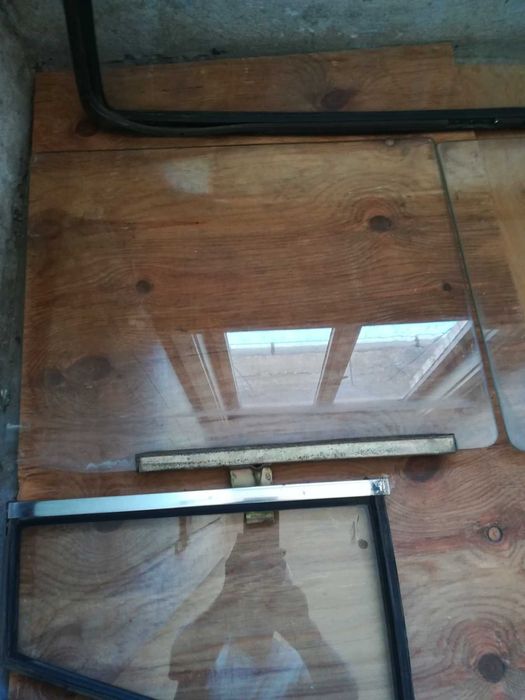 Оригинални стъкла за ВАЗ 2102 / 2104 (комби) жигули