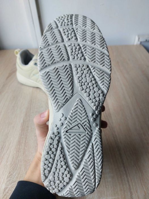 Adidași Sport Veer