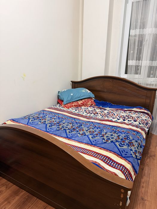 Продам шкаф и кровать дерево.