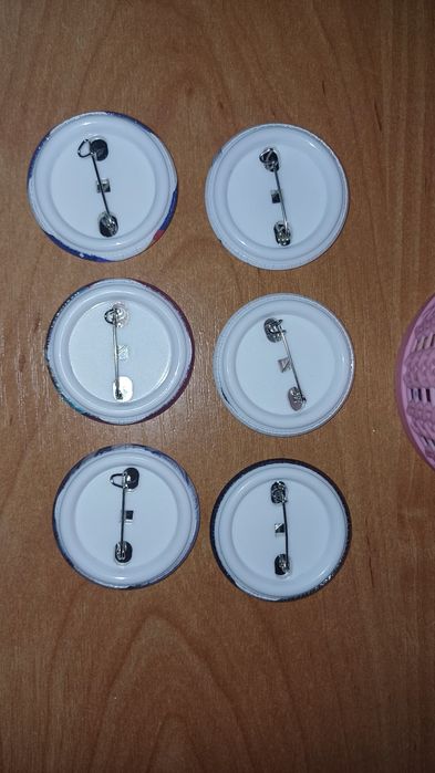 значки с разными изображениями