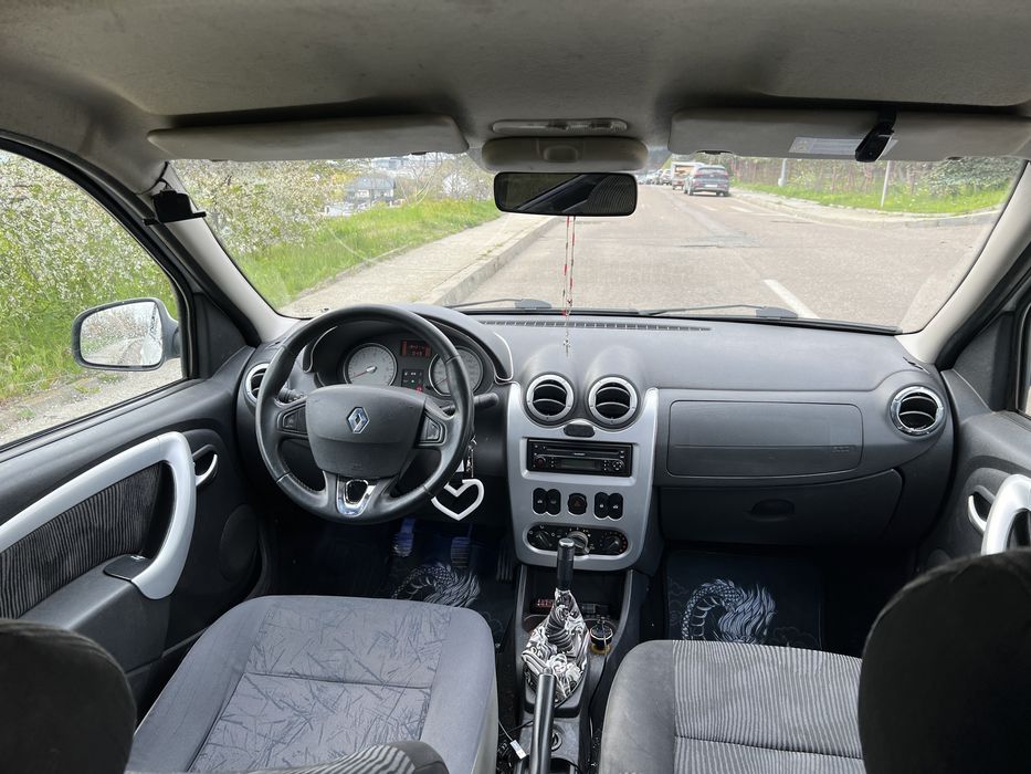 Dacia Logan 2010 de închiriat – economică și fiabilă