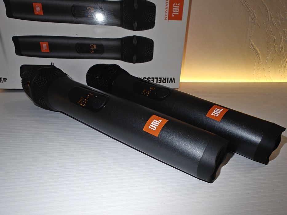 Set 2 microfoane wireless JBL