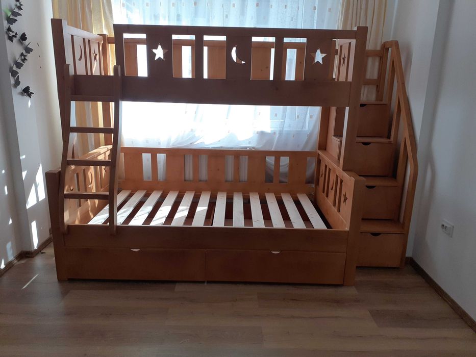 TRANSPORT GRATUIT.Pat etajat din lemn masiv.Cod 3503A