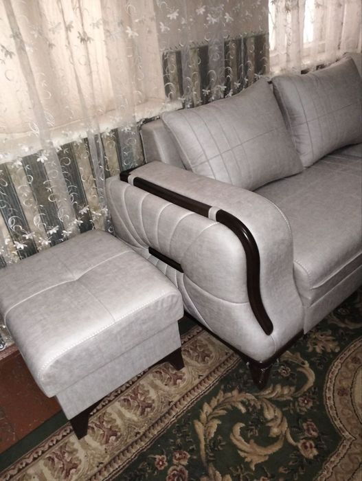 Уголок модульный, почти новый.