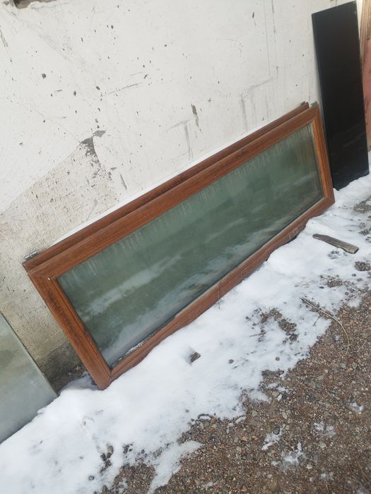 Окно. Дверь. Витраж.