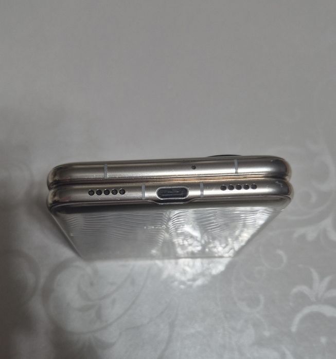 Срочно продам Huawei P50 Pocket Premium Edition 12/512GB