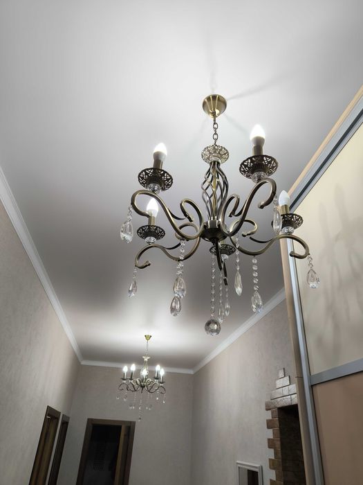 Продам люстру стекло в идеальном состоянии