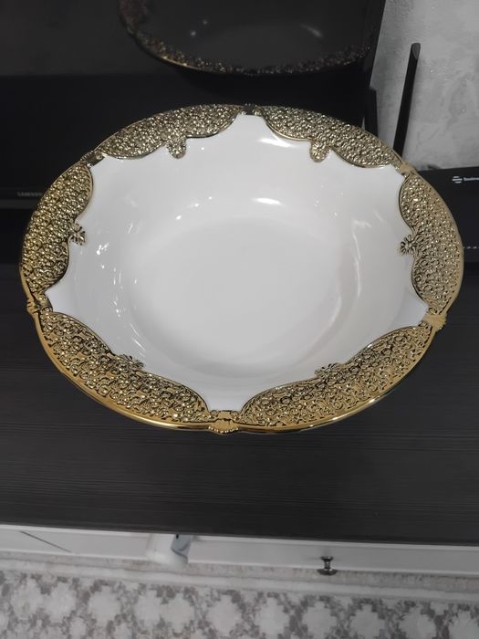 Посуды красивые.