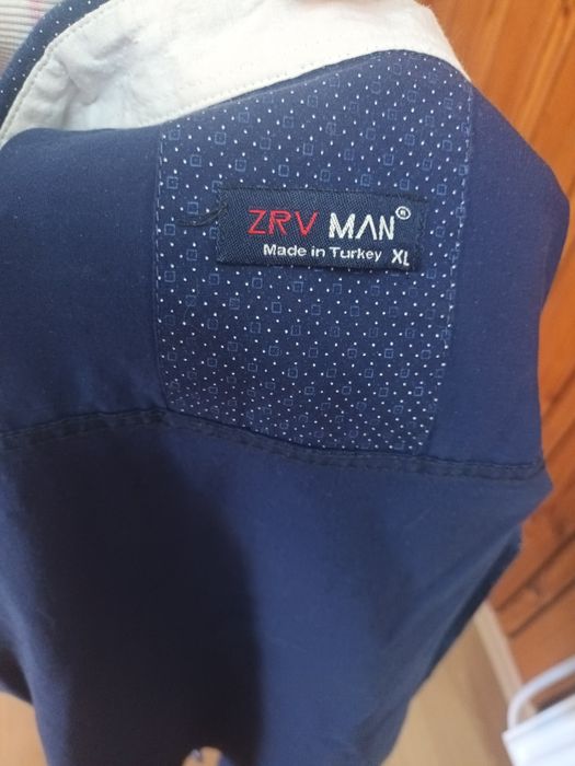 Мъжки ризи, продават се двете