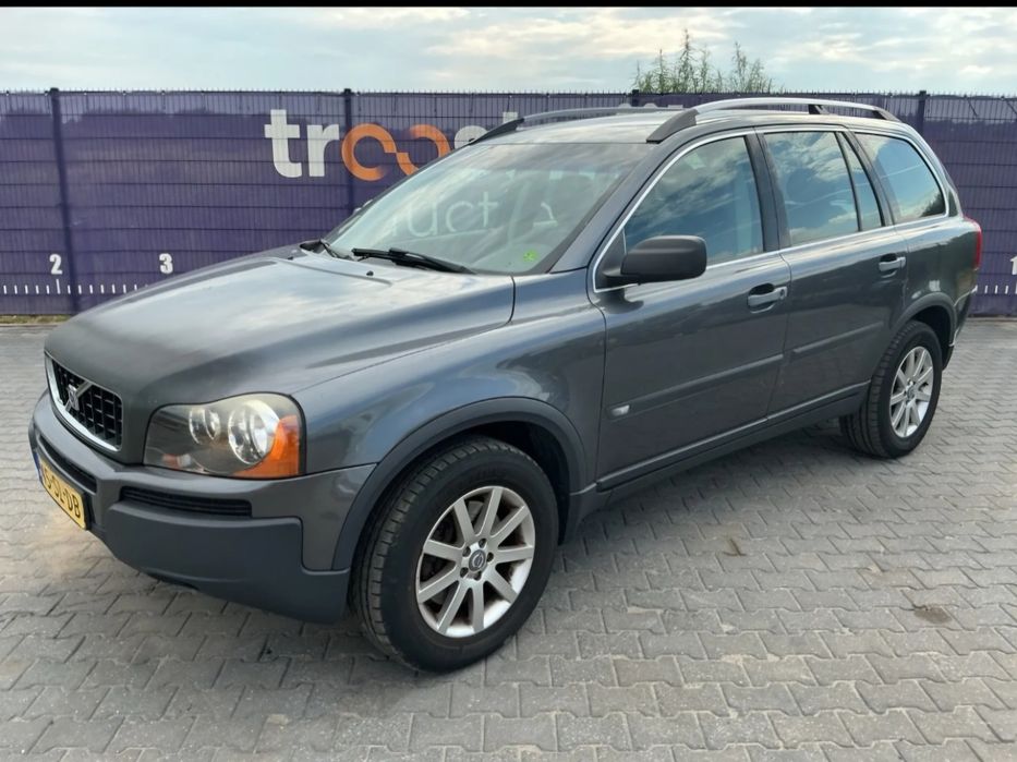 VOLVO Xc90