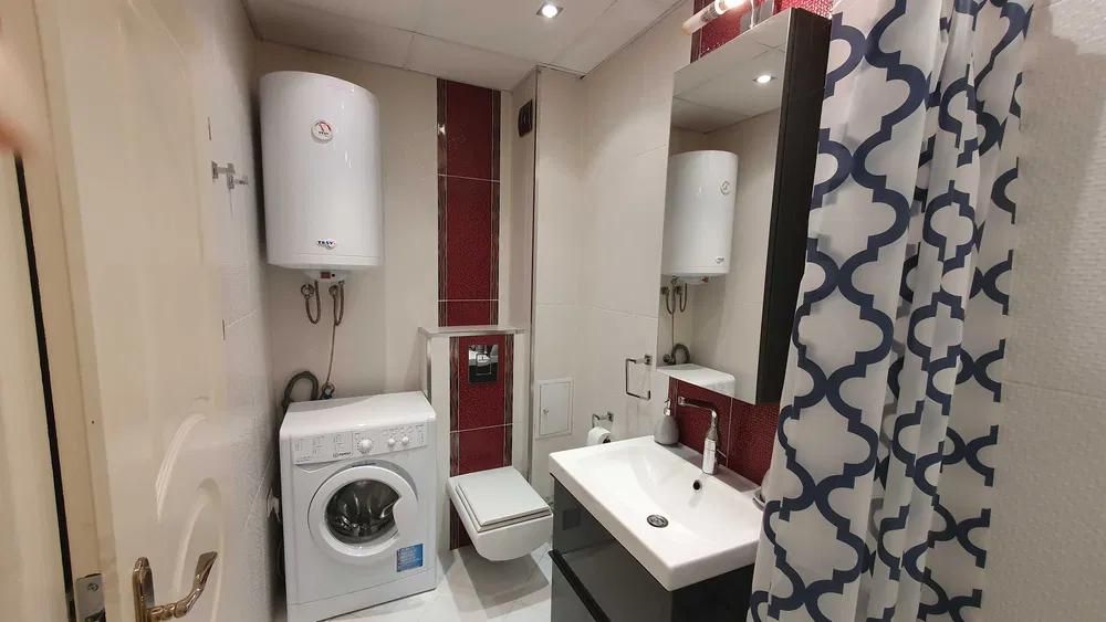 Дава се под наем Двустаен апартамент в Пловдив, Център - 60 кв.м за 350 € - Снимка #4