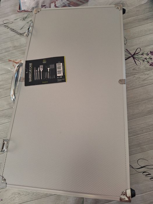 Луксозен куфар за барбекю