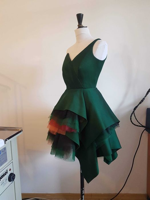 Зелена бална рокля и чанта