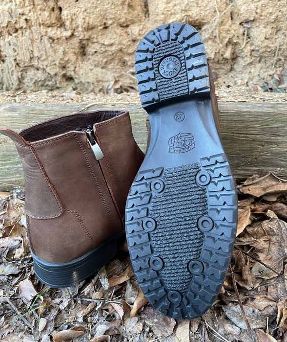 Мъжки боти естествена кожа с каучуково ходило до 45 номер.