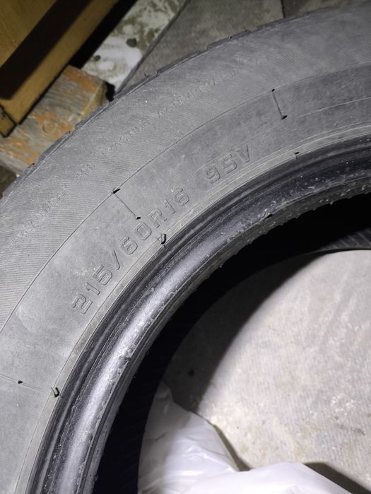 Продам резину 215*60"16