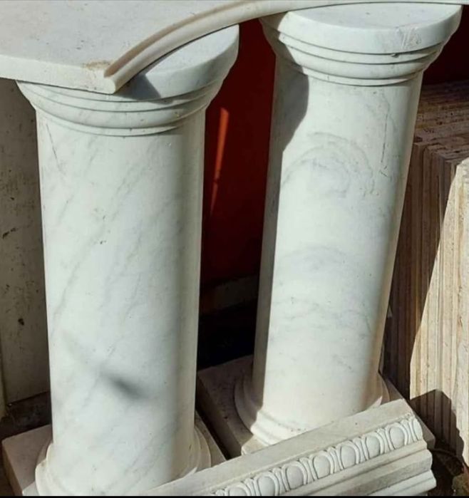 Coloana marmura/ Decor gradina semineu